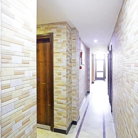 Hotel Preet Palace -5 Mints Walk From Nizamuddin Railway Station New Delhi Exterior photo