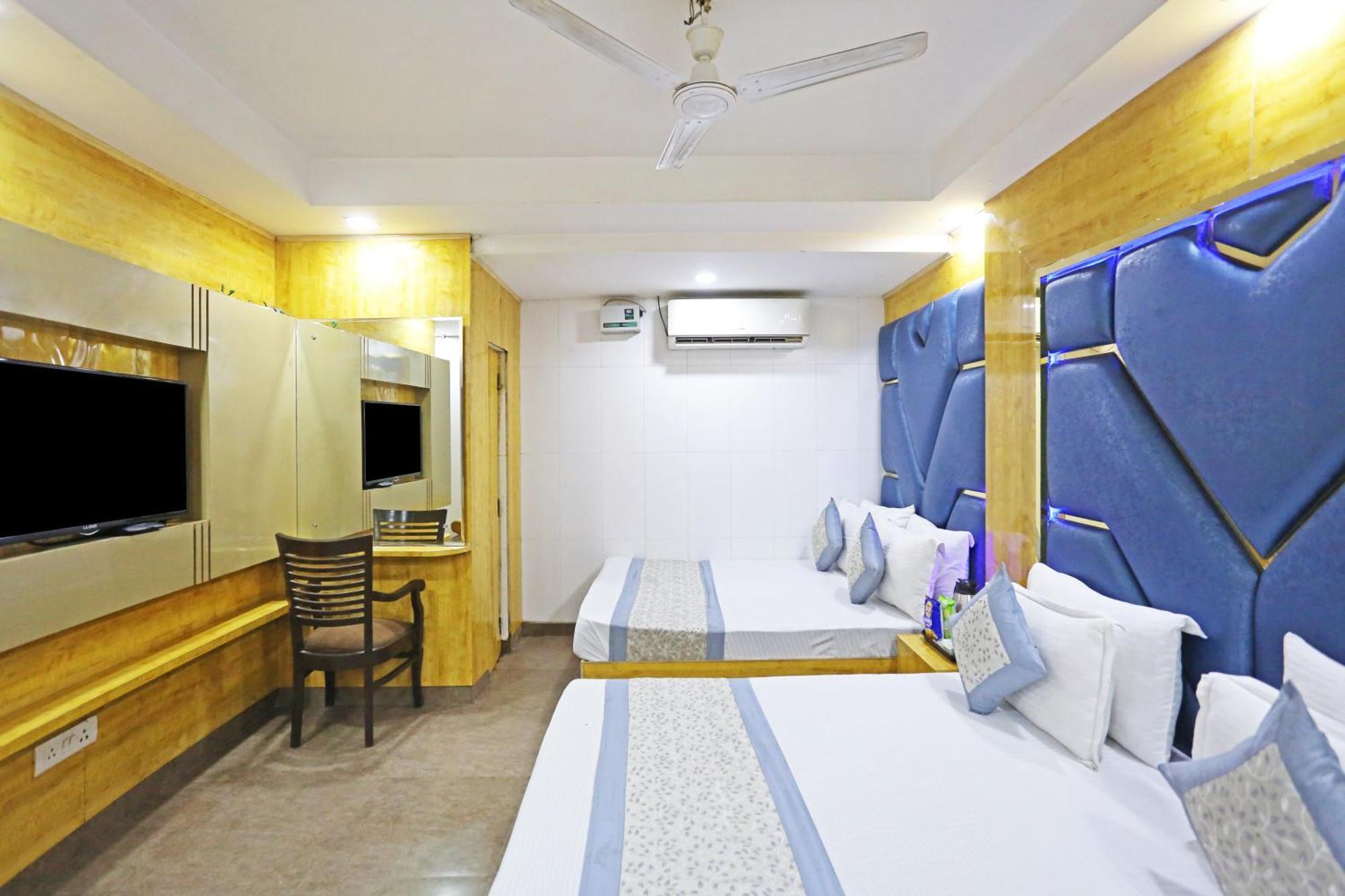 Hotel Preet Palace -5 Mints Walk From Nizamuddin Railway Station New Delhi Exterior photo