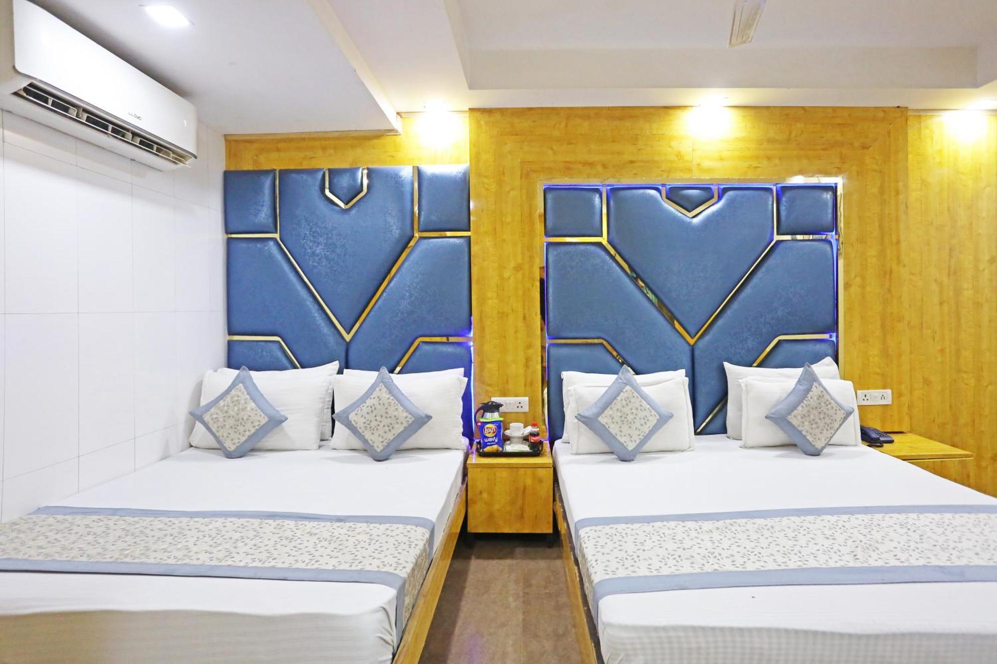Hotel Preet Palace -5 Mints Walk From Nizamuddin Railway Station New Delhi Exterior photo