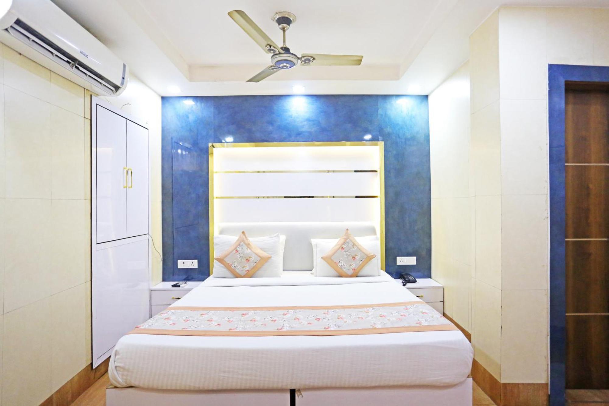 Hotel Preet Palace -5 Mints Walk From Nizamuddin Railway Station New Delhi Exterior photo